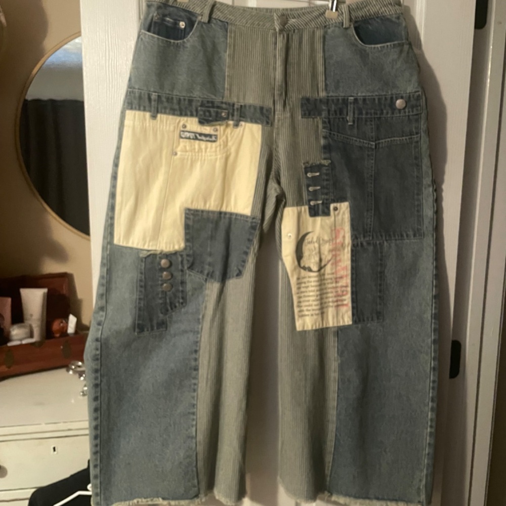 Patchwork Wide-Leg Jeans in Light Blue and Cream - Picture 11 of 14